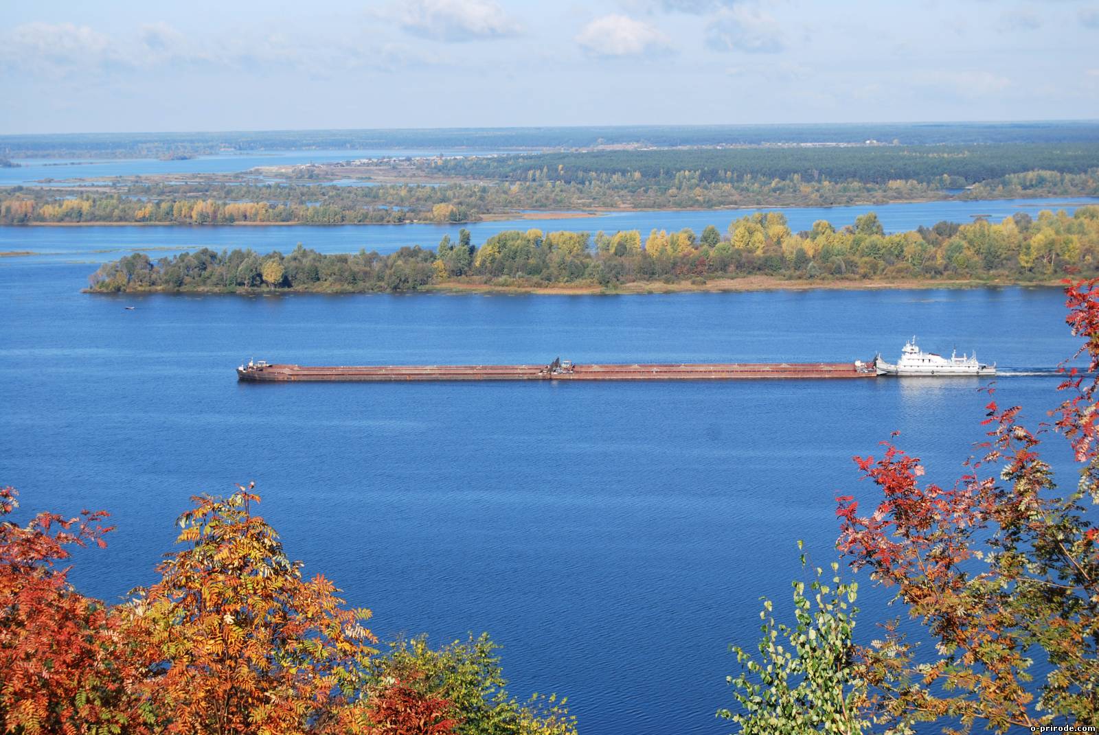 The volga. Волга река. Река Волга Поволжье. Волга в Поволжье. Великая река Волга.